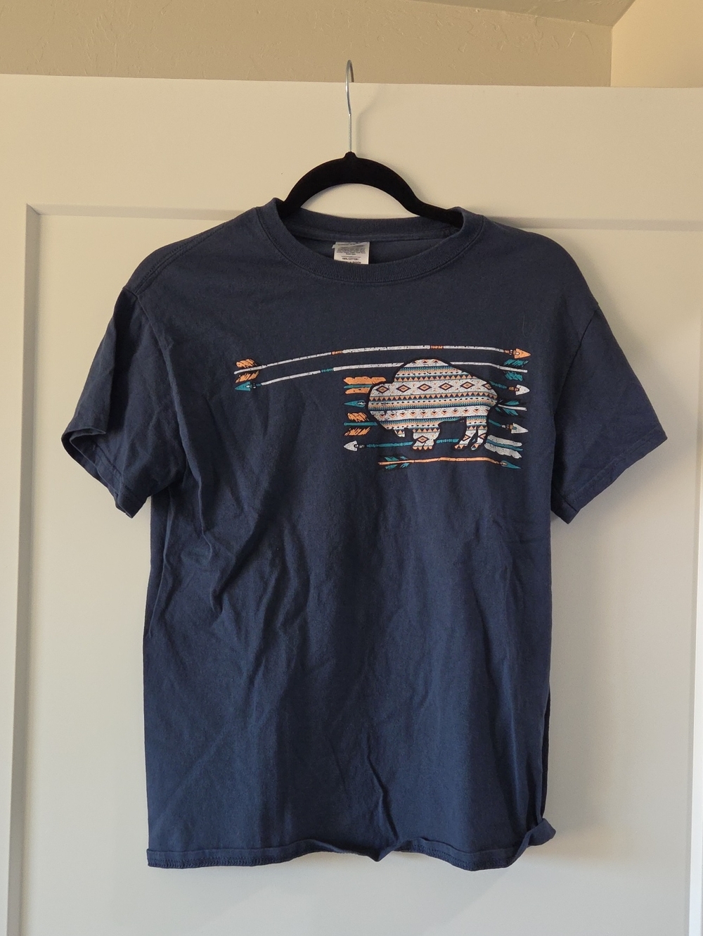 Gildan Navy Short-Sleeve Tee with Patterned Oklahoma Buffalo Graphic